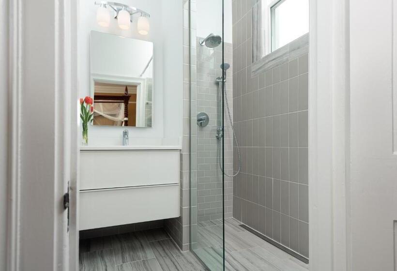 ベッドアンドブレックファースト South Court Inn