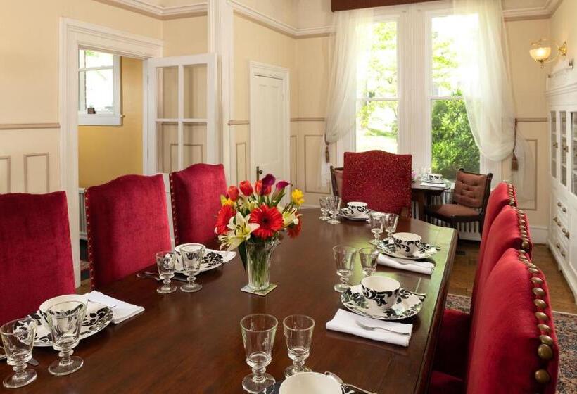 ベッドアンドブレックファースト South Court Inn