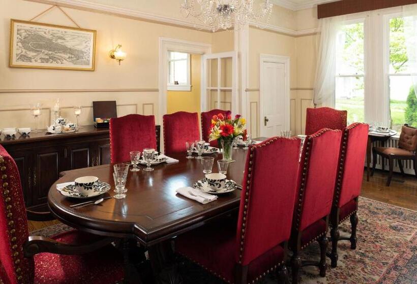 住宿加早餐  South Court Inn