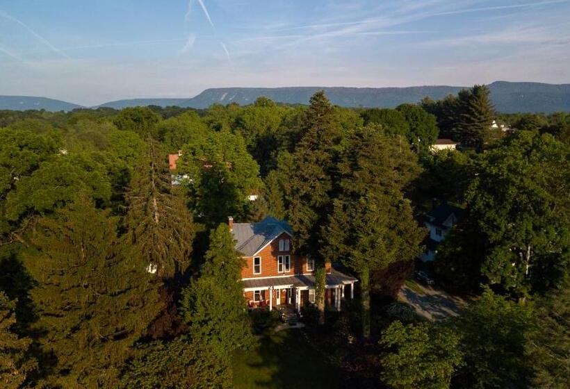 ベッドアンドブレックファースト South Court Inn