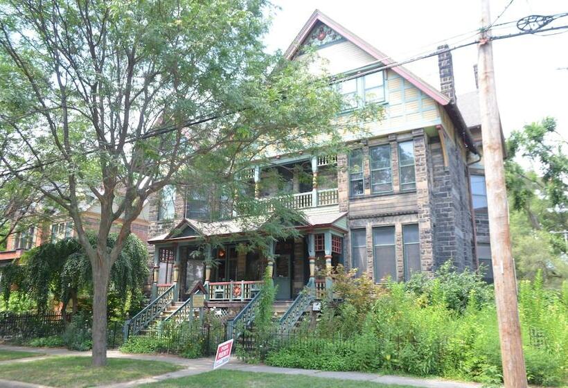 住宿加早餐  Stone Gables Inn