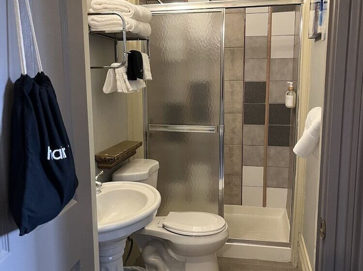 住宿加早餐  Stone Gables Inn