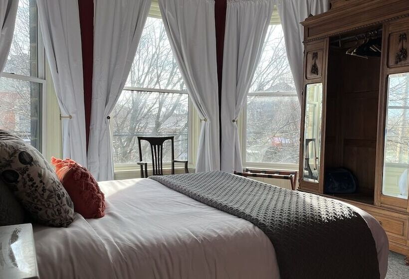 住宿加早餐  Stone Gables Inn