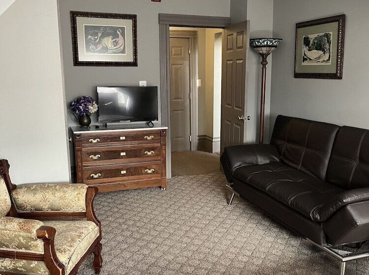 住宿加早餐  Stone Gables Inn