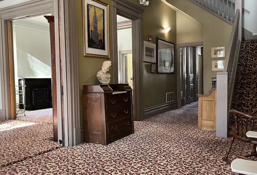 住宿加早餐  Stone Gables Inn