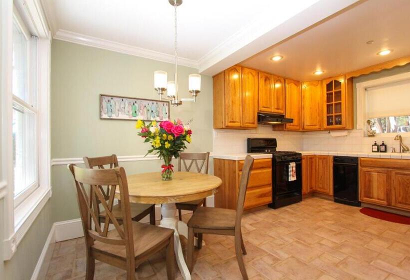 Bed and Breakfast The Inn At 161