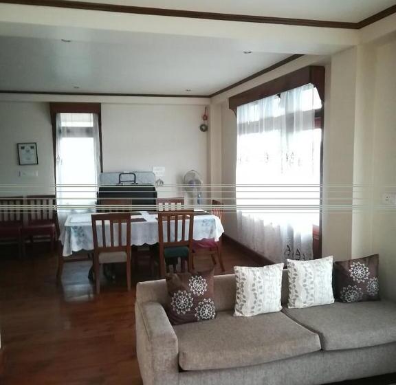 Cafe Shillong Bed And Breakfast