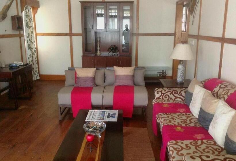 Cafe Shillong Bed And Breakfast