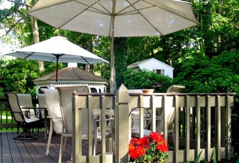 Cranberry Manor Bed And Breakfast Cape Cod