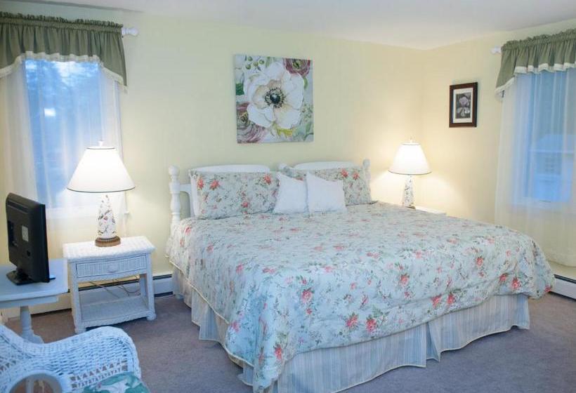 Cranberry Manor Bed And Breakfast Cape Cod