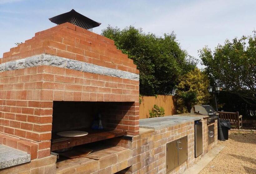 Daunts Albatross Motel