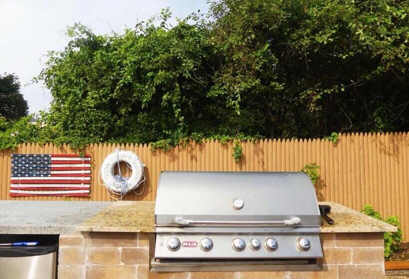 Daunts Albatross Motel