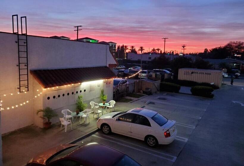 Eunice Plaza Motel