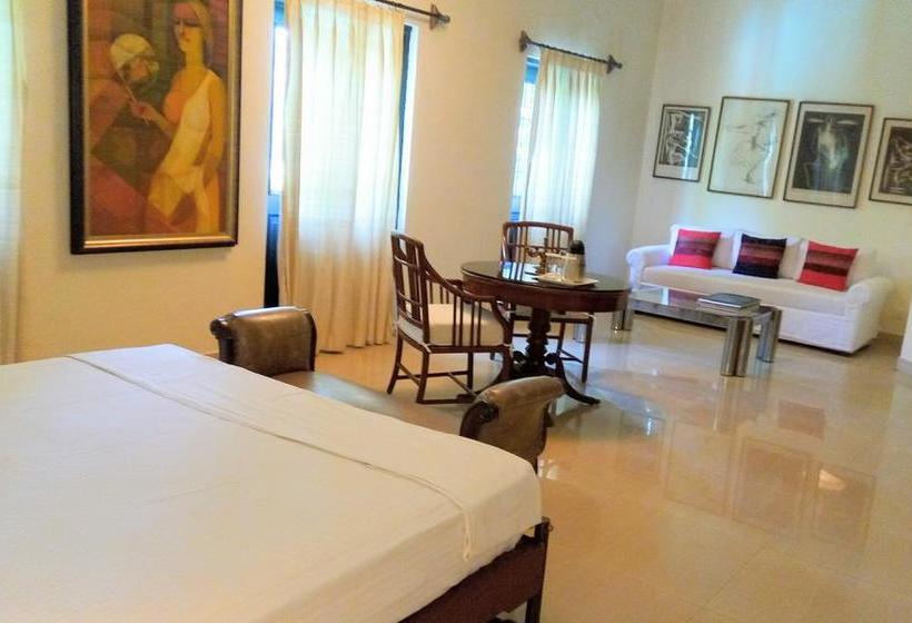 هتل 1265 Crescent Villa