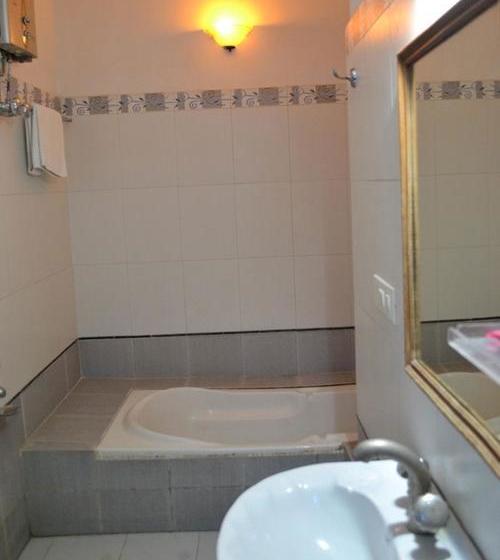 בית מלון כפרי Amrit Regency