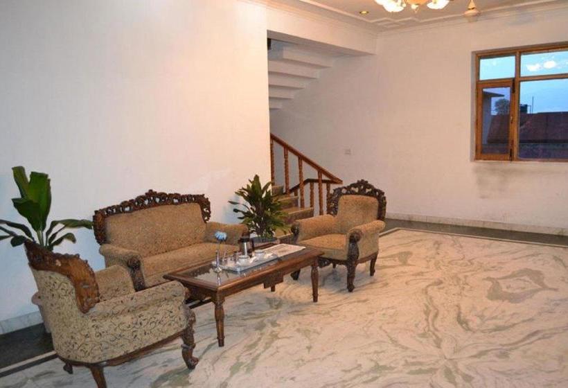 בית מלון כפרי Amrit Regency