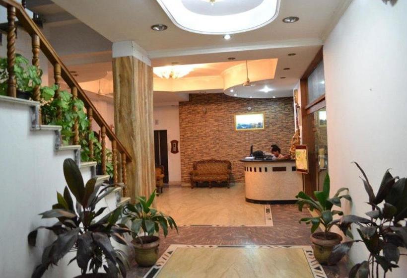 בית מלון כפרי Amrit Regency