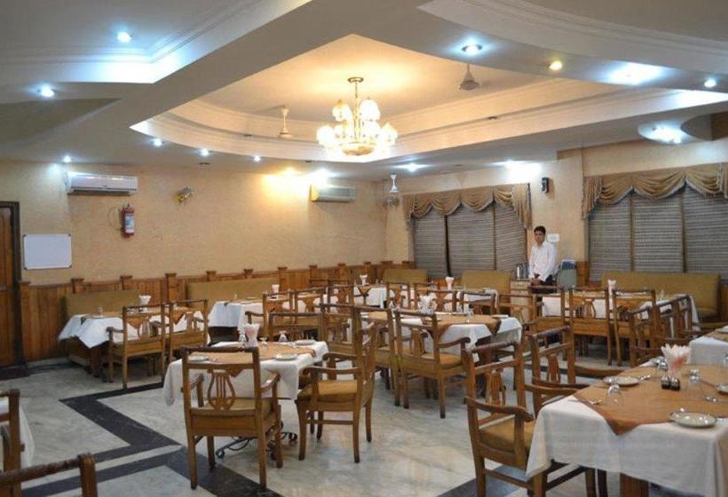 בית מלון כפרי Amrit Regency