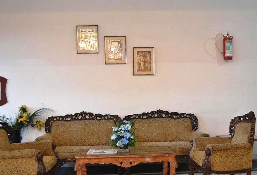 בית מלון כפרי Amrit Regency