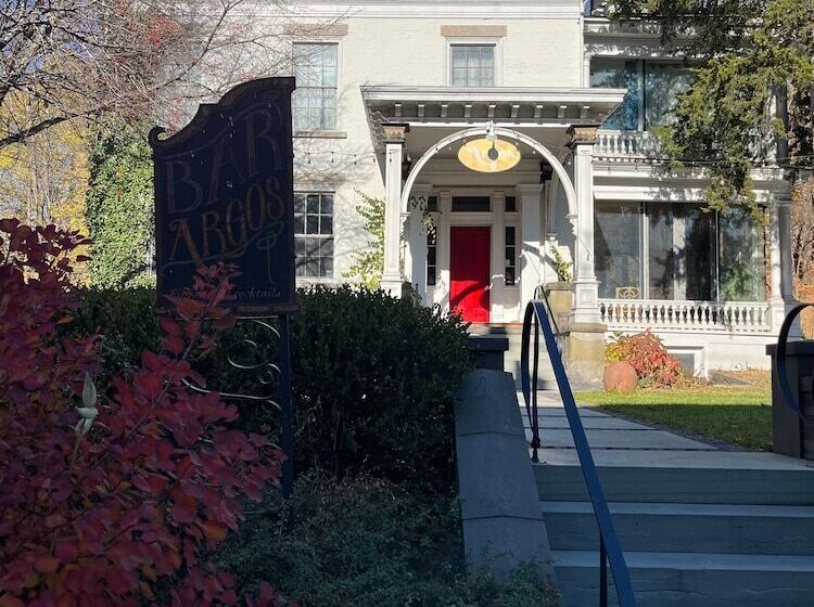 فندق Argos Inn   Ithaca S Boutique