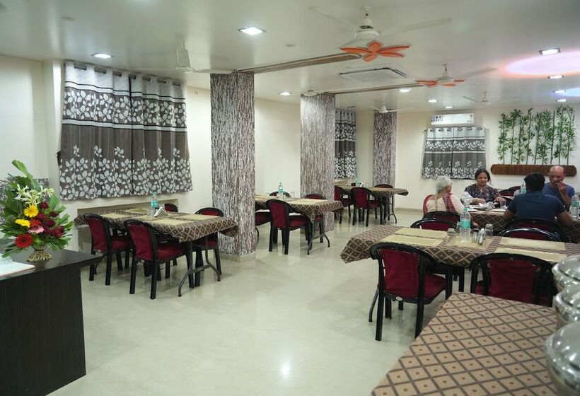 호텔 Avon International