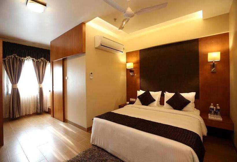 호텔 Brijwasi Lands Inn