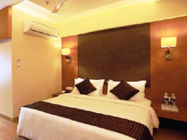 בית מלון כפרי Brijwasi Lands Inn