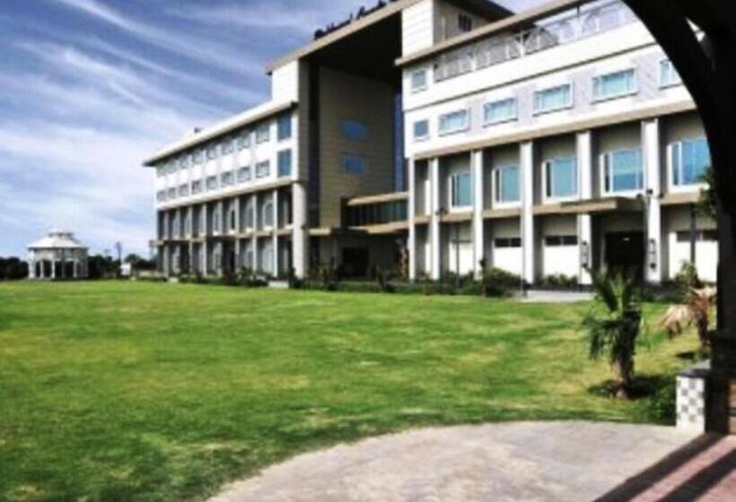 호텔 Brijwasi Lands Inn