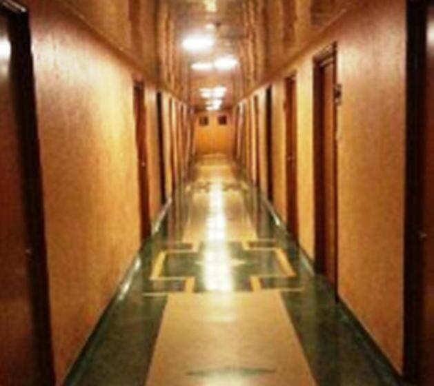 호텔 Brijwasi Lands Inn