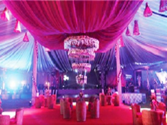 호텔 Brijwasi Lands Inn