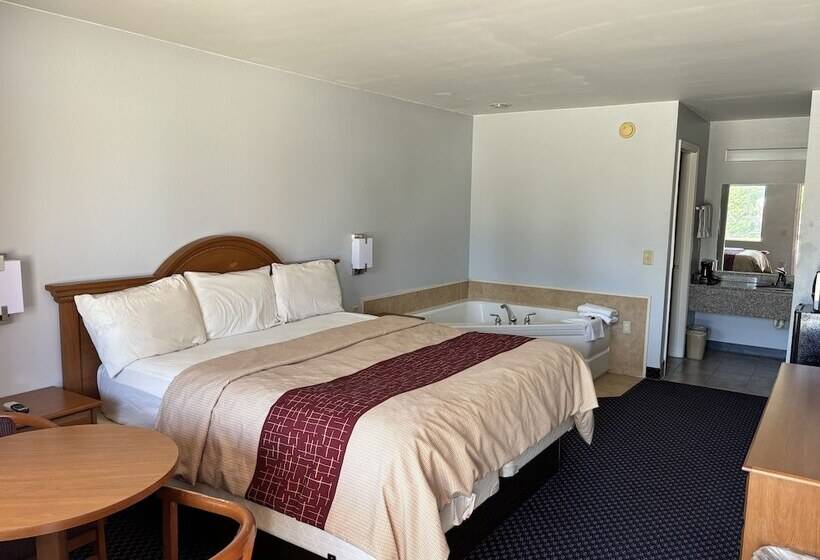 فندق Clairmont Inn