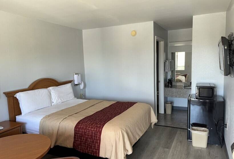 فندق Clairmont Inn