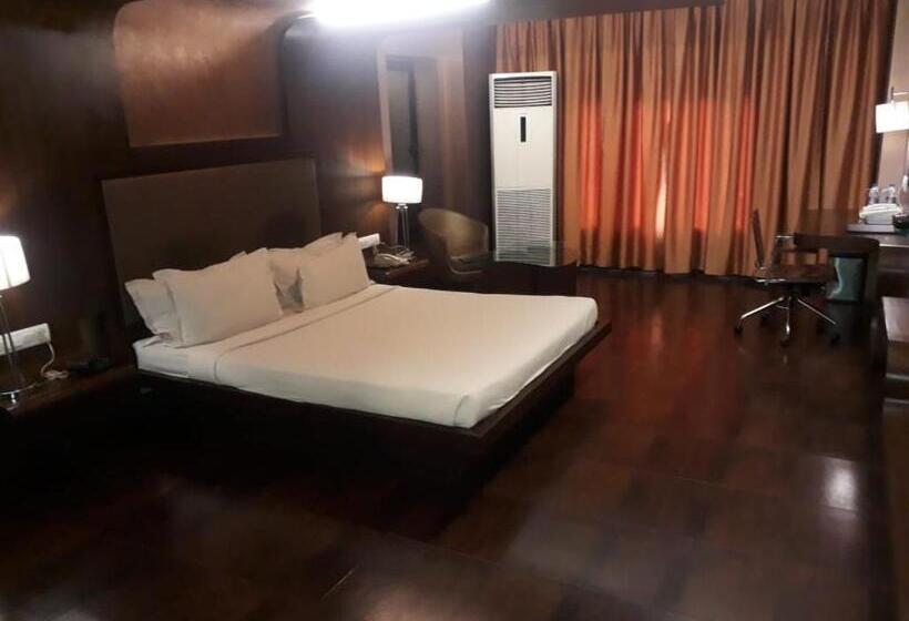 ホテル Cocoon Luxury Business