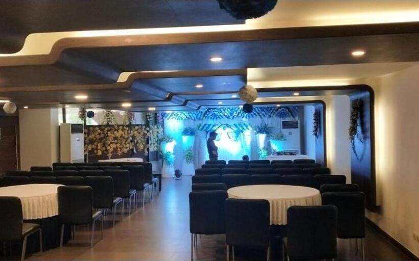 ホテル Cocoon Luxury Business