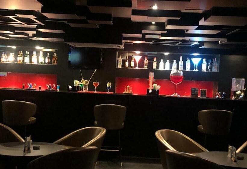 ホテル Cocoon Luxury Business