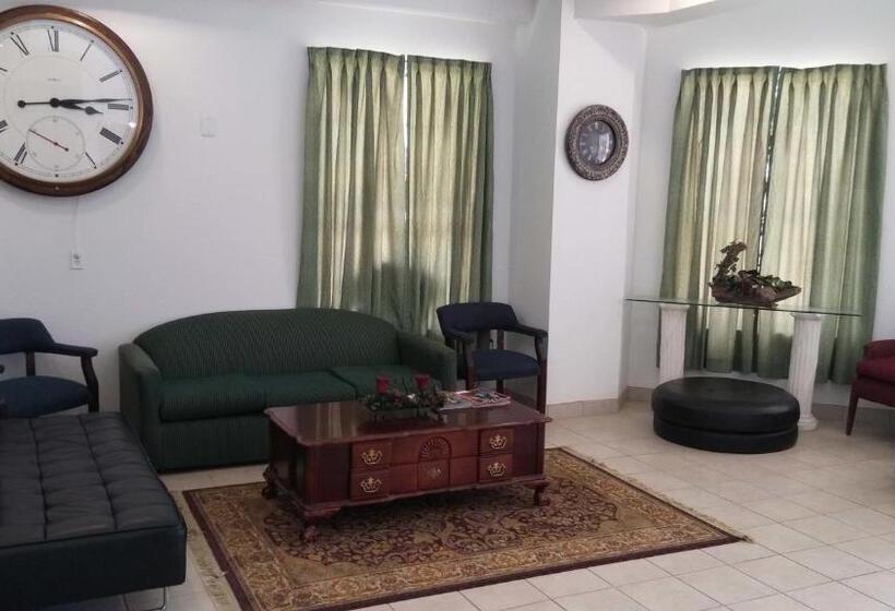 Отель Country Regency Inn & Suites