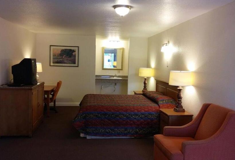 Отель Country Regency Inn & Suites