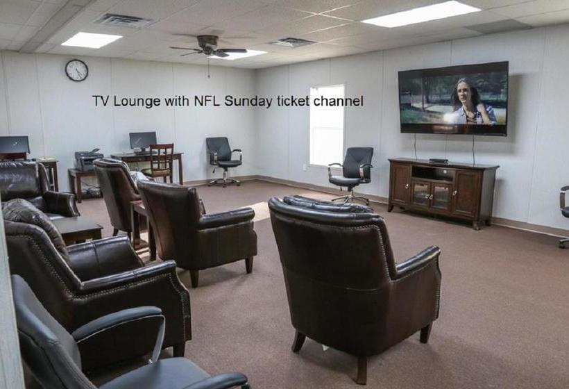 בית מלון כפרי Cuero Oilfield Housing