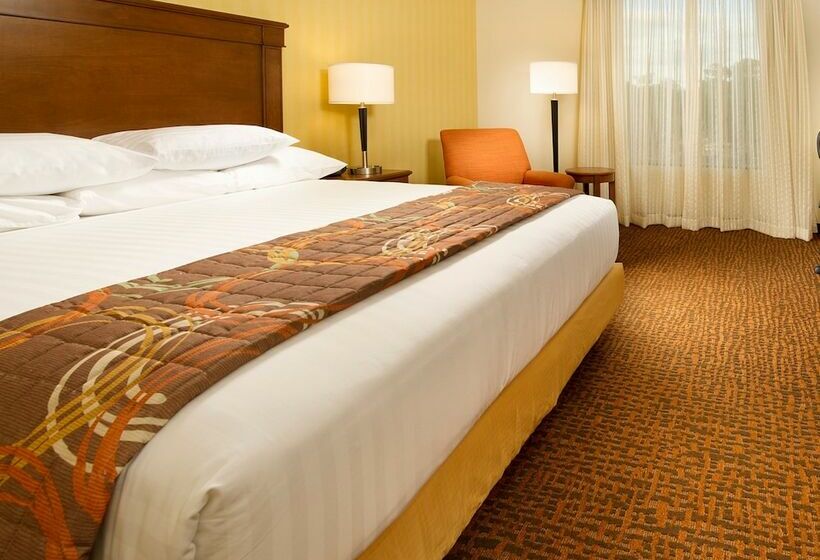 Drury Plaza Hotel Mt Vernon