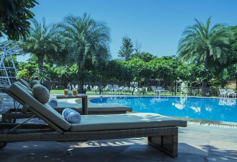 Garh Govind Hotel & Resort