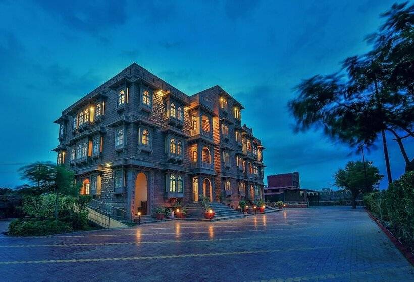 Garh Govind Hotel & Resort