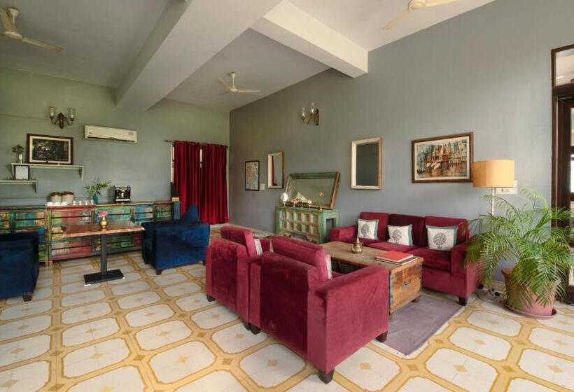 هتل Gulaab Niwaas Palace