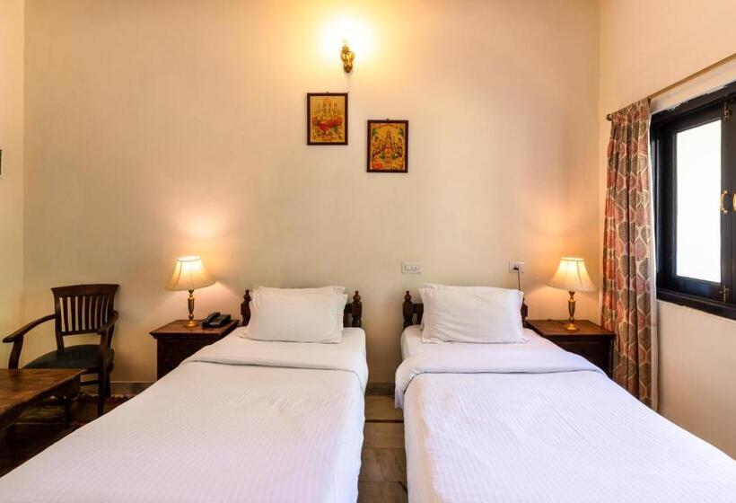 هتل Gulaab Niwaas Palace