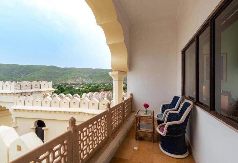 هتل Gulaab Niwaas Palace