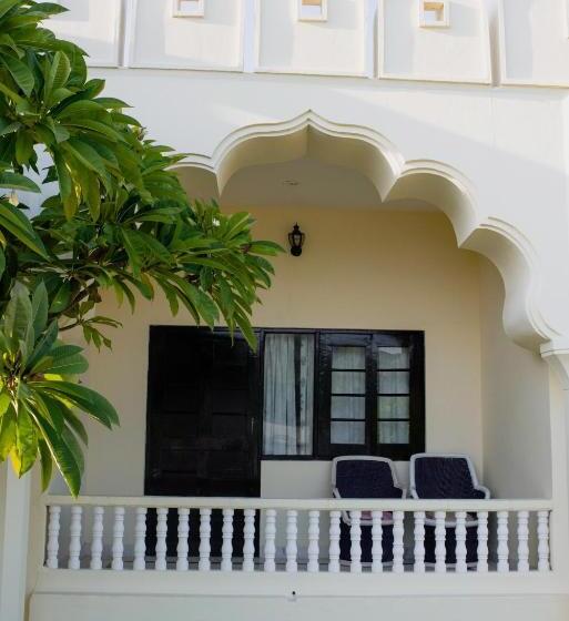 هتل Gulaab Niwaas Palace