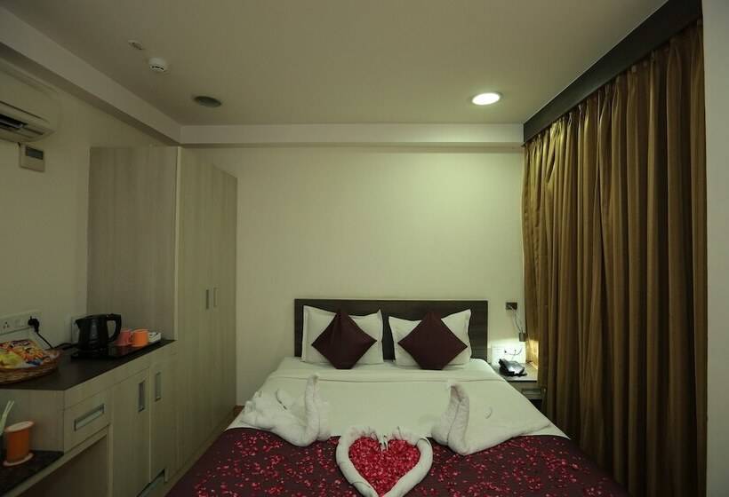 فندق Hyphen Business