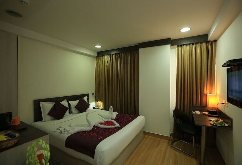 فندق Hyphen Business