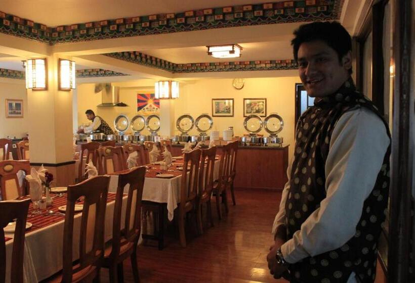 هتل Little Tibet Resort Mall Road