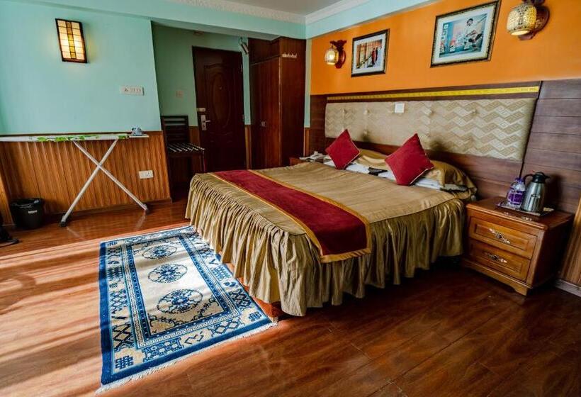 هتل Little Tibet Resort Mall Road