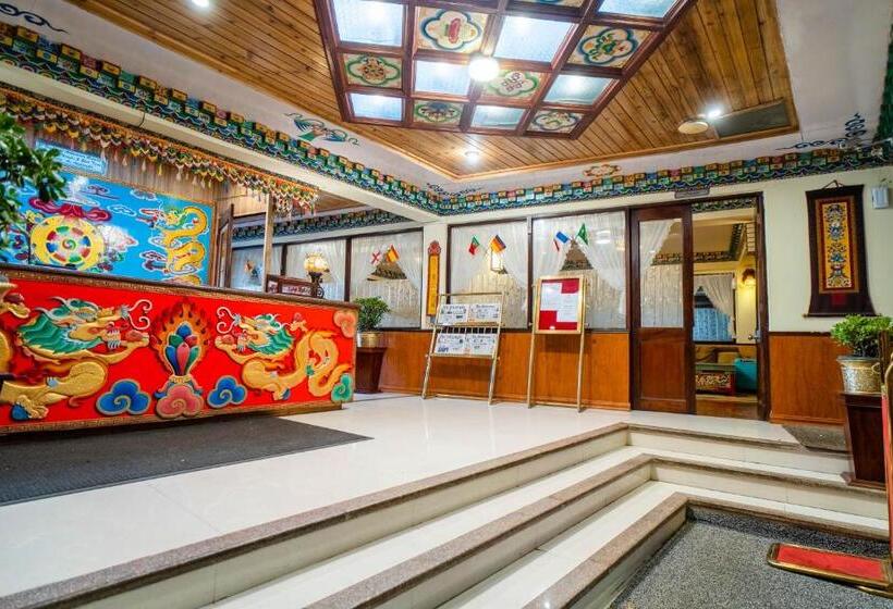 هتل Little Tibet Resort Mall Road